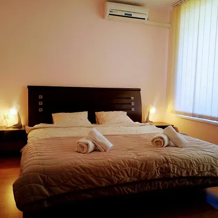 Family Apartament Crown Pool&sea - Bastetbs Apartamento