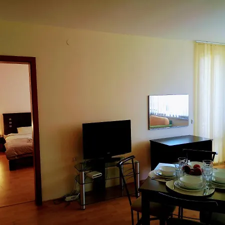 Family Apartament Crown Pool&sea - Bastetbs Apartamento *
