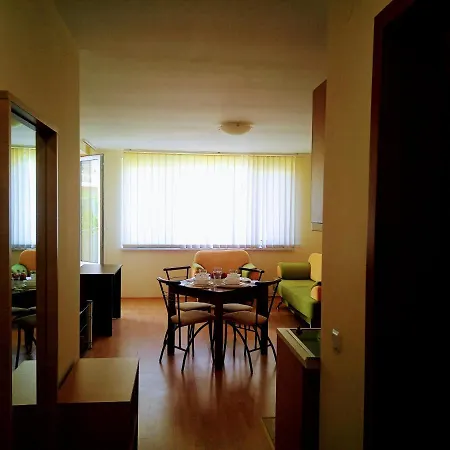 Apartamento Family Apartament Crown Pool&sea - Bastetbs