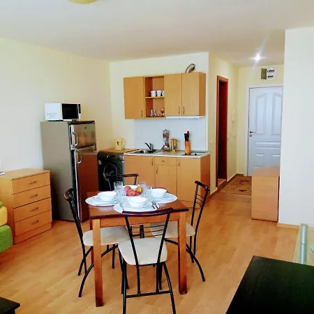 Apartamento Family Apartament Crown Pool&sea - Bastetbs Sveti Vlas