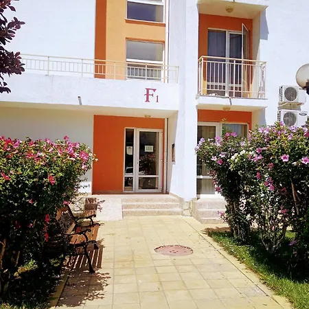 Apartamento Family Apartament Crown Pool&sea - Bastetbs Sveti Vlas