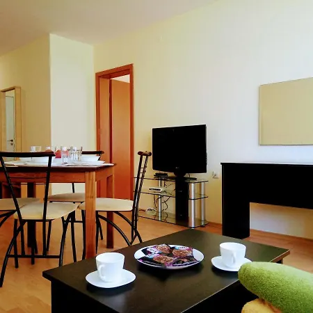 Apartamento Family Apartament Crown Pool&sea - Bastetbs