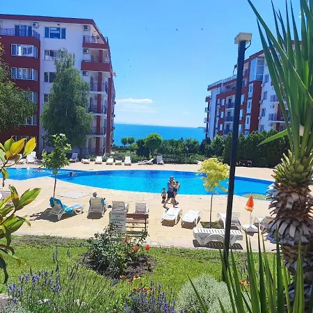 Apartamento Family Apartament Crown Pool&sea - Bastetbs *
