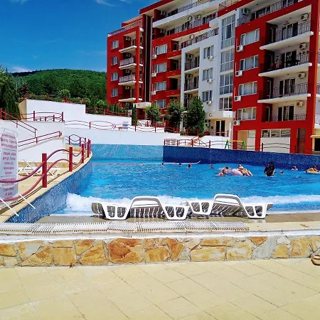 Family Apartament Crown Pool&sea - Bastetbs Apartamento Sveti Vlas